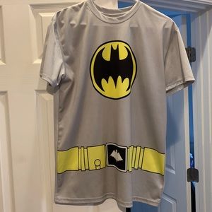 MENS SIZE LARGE BATMAN SHIRT